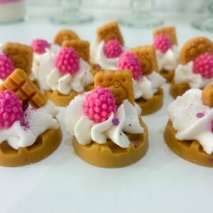 Mini gofres de fresa y nata