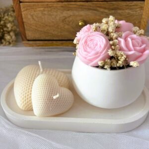 Pack Aura – Centro Floral con Bandeja y Corazones